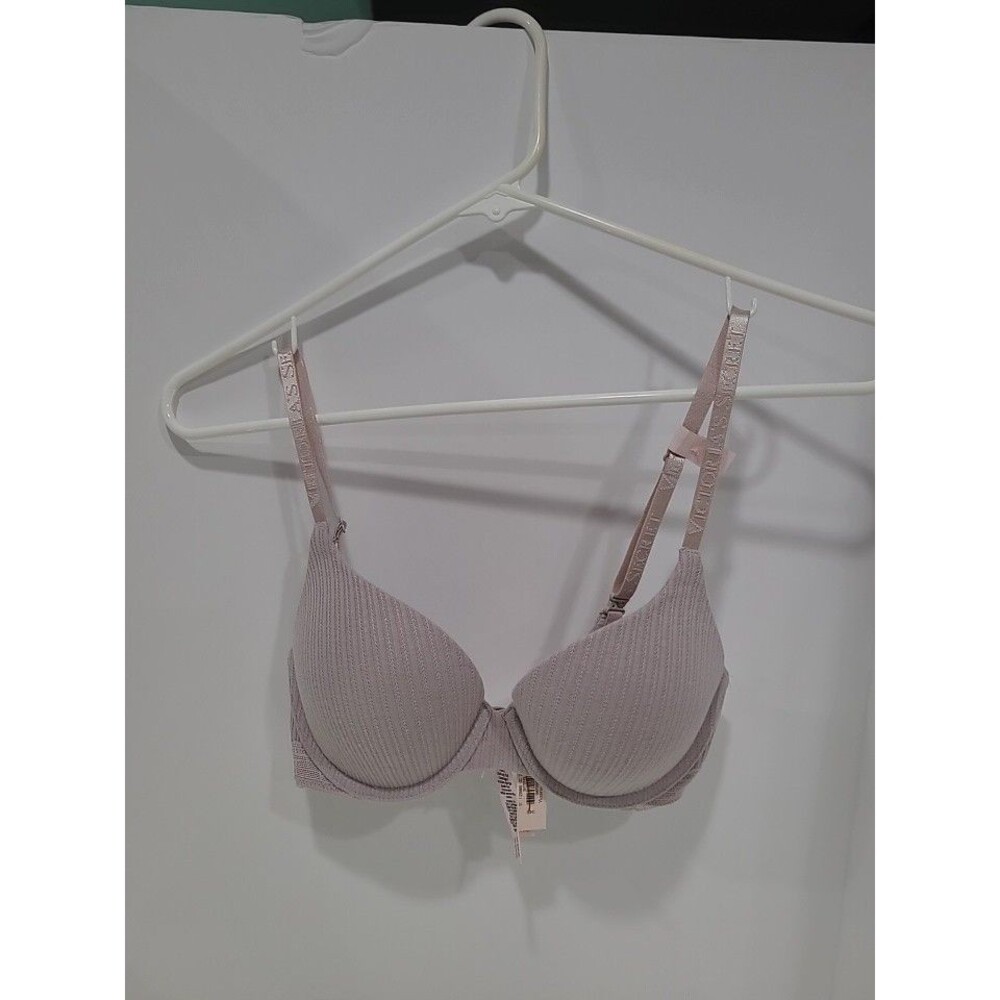 New Victorias Secret T-Shirt Full Coverage Push Up Bra Size 32C Light Purple B26